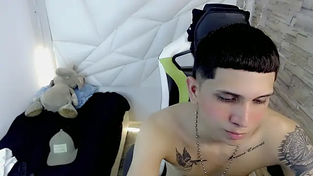 Snapshot of Brayan_lopezz chatting on 02.03.25 Brayan lopezz online show from 02.03.25