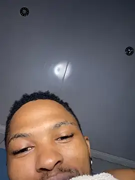 Snapshot of BlueIceCube chatting on 01.15.25 BlueIceCube online show from 01.15.25