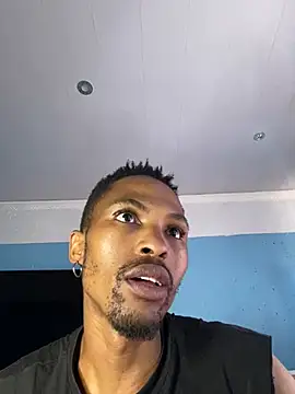 Snapshot of BlueIceCube chatting on 01.29.25 BlueIceCube online show from 01.29.25