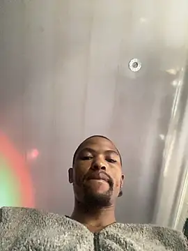 Snapshot of BlueIceCube chatting on 11.27.25 BlueIceCube online show from 11.27.25