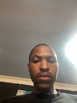 Snapshot of BlueIceCube chatting on 12.02.25 BlueIceCube online show from 12.02.25