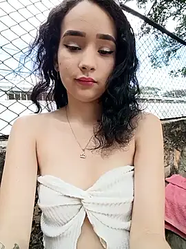 sweet outdoor charm online show from 01.16.26