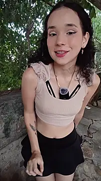 sweet outdoor charm online show from 06.18.26