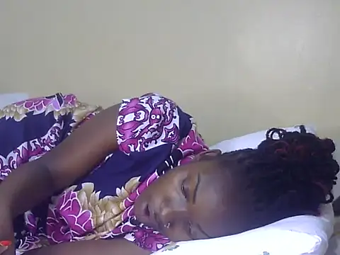 Snapshot of Chichii- chatting on 03.18.25 Chichii- online show from 03.18.25