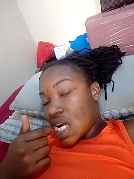 Snapshot of Chichii- chatting on 10.30.25 Chichii- online show from 10.30.25