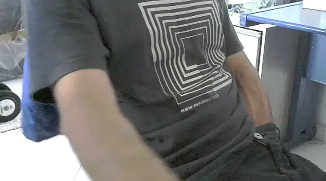 Snapshot of bbehemothh chatting on 12.23.24 bbehemothh online show from 12.23.24