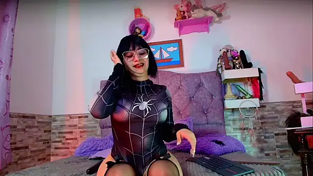 Melannytaylor online show from 04.30.26