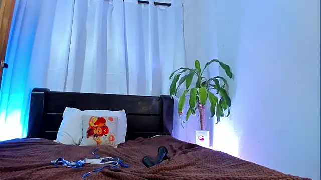 Snapshot of lanaa_paul1 chatting on 12.05.24 lanaa paul1 online show from 12.05.24