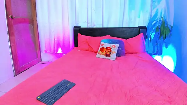 Snapshot of lanaa_paul1 chatting on 03.11.25 lanaa paul1 online show from 03.11.25