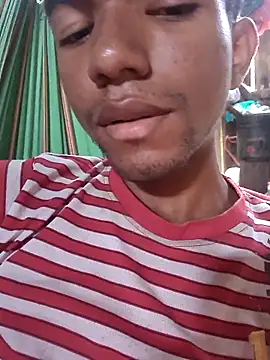 Snapshot of Reynold2608 chatting on 11.23.25 Reynold2608 online show from 11.23.25