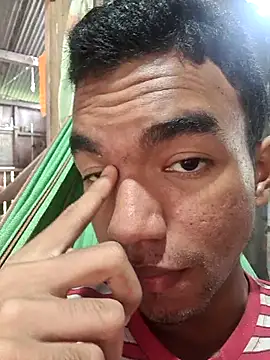 Snapshot of Reynold2608 chatting on 11.24.25 Reynold2608 online show from 11.24.25