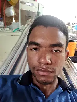 Snapshot of Reynold2608 chatting on 11.28.25 Reynold2608 online show from 11.28.25