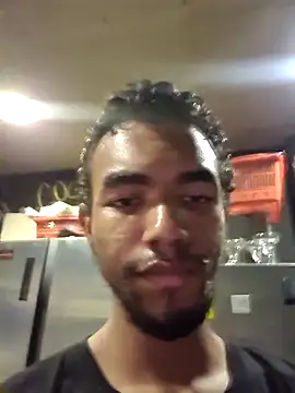 Snapshot of Reynold2608 chatting on 02.25.26 Reynold2608 online show from 02.25.26