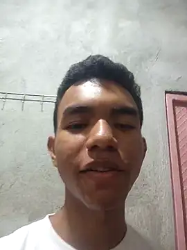 Snapshot of Reynold2608 chatting on 03.22.26 Reynold2608 online show from 03.22.26