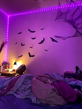 Nina-Chick777 online show from 10.31.25