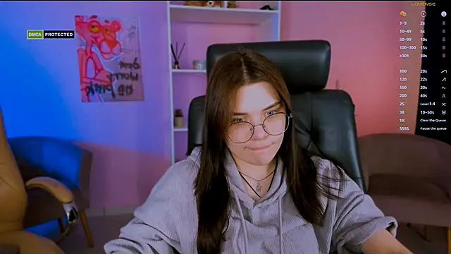 pure radiance1 online show from 02.05.25