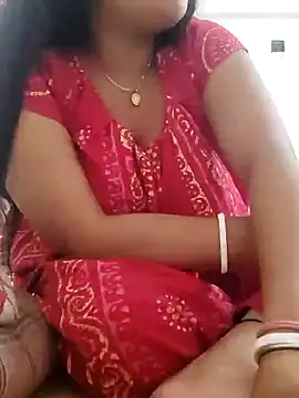 Snapshot of Priya_2222 chatting on 02.05.25 Priya 2222 online show from 02.05.25