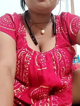 Snapshot of Priya_2222 chatting on 03.01.25 Priya 2222 online show from 03.01.25