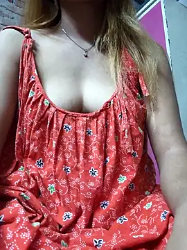 Snapshot of YourFulki chatting on 11.03.25 YourFulki online show from 11.03.25