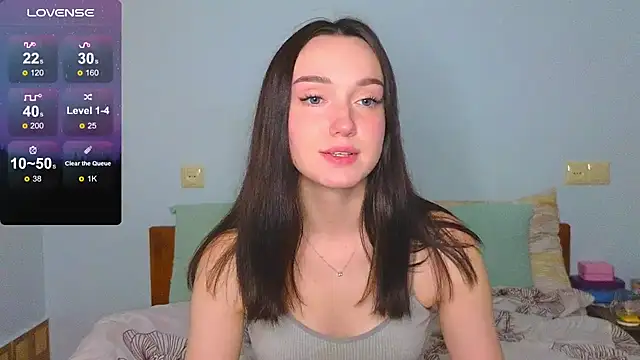 Snapshot of Wild_Sophie_ chatting on 12.17.24 Wild Sophie online show from 12.17.24