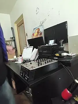 Ozomitro online show from 05.13.26