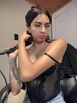 Hilary pinkk online show from 11.26.25