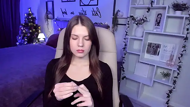 BellaSweetHeart online show from 12.23.24