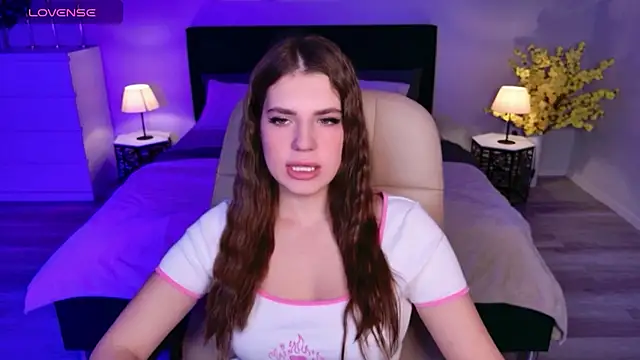 BellaSweetHeart online show from 10.13.25