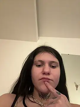 Snapshot of nekorori chatting on 02.24.25 nekorori online show from 02.24.25