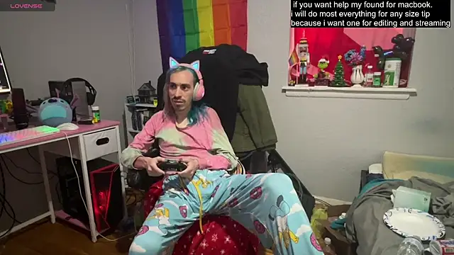 Snapshot of tallnerdyguy chatting on 03.22.25 tallnerdyguy online show from 03.22.25