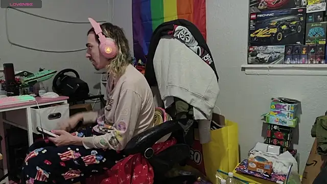 tallnerdyguy online show from 04.21.26