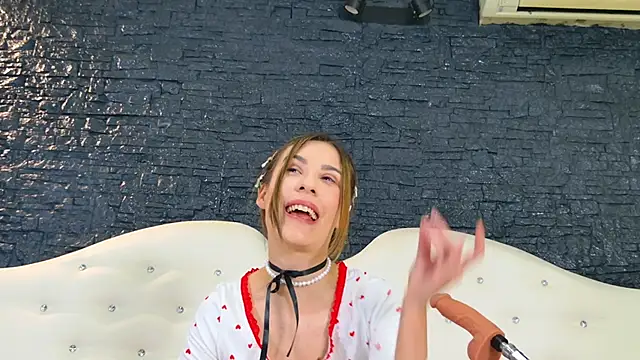 LaurynCopper online show from 01.03.25