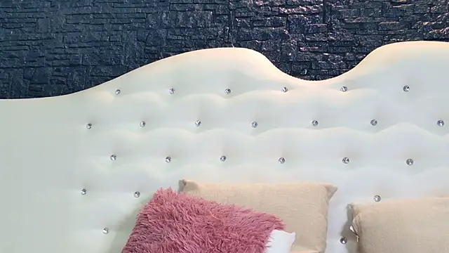 LaurynCopper online show from 01.17.25