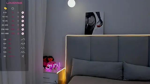 Snapshot of Emeli_Love chatting on 02.16.25 Emeli Love online show from 02.16.25