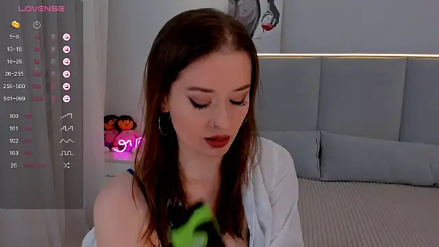 Snapshot of Emeli_Love chatting on 02.18.25 Emeli Love online show from 02.18.25