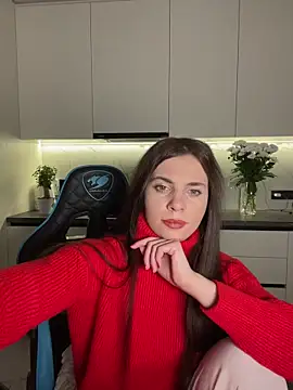 Snapshot of CurlyLara chatting on 11.27.25 CurlyLara online show from 11.27.25