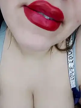 Snapshot of sexy-mariya chatting on 12.18.25 sexy-mariya online show from 12.18.25