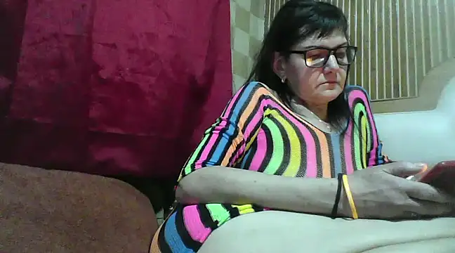 Snapshot of AlanaLaDream chatting on 03.05.25 AlanaLaDream online show from 03.05.25