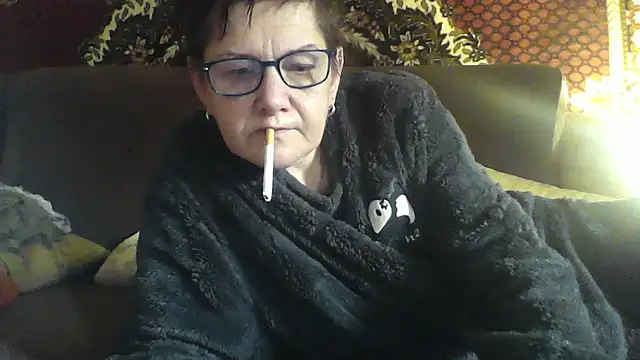 Snapshot of AlanaLaDream chatting on 09.30.25 AlanaLaDream online show from 09.30.25