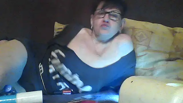 Snapshot of AlanaLaDream chatting on 11.10.25 AlanaLaDream online show from 11.10.25