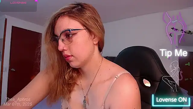 Snapshot of Thea_Aphros_ chatting on 03.08.25 Thea Aphros online show from 03.08.25