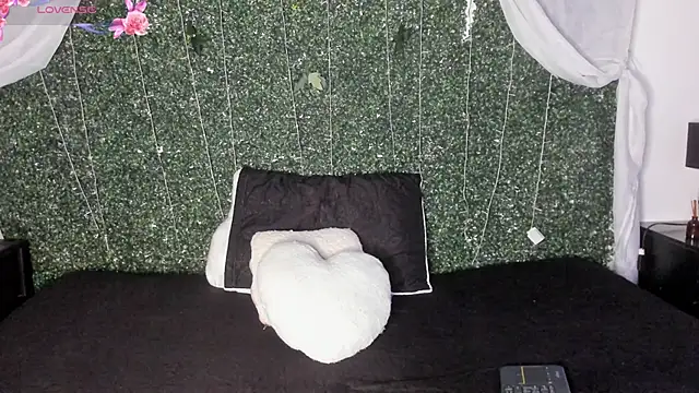 Khenta Michells online show from 02.03.26