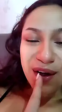 Snapshot of yummi__priv chatting on 01.28.25 yummi priv online show from 01.28.25