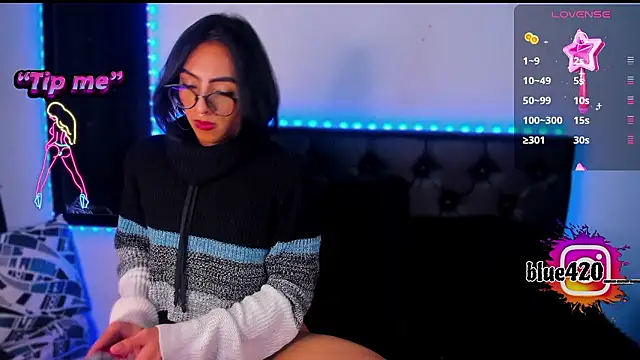 Snapshot of Skyler__blue4 chatting on 12.06.24 Skyler  blue4 online show from 12.06.24