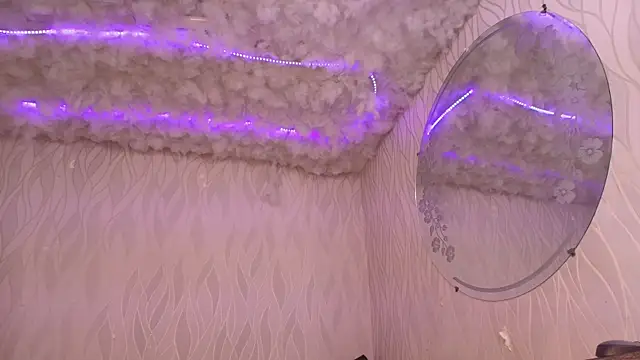 Snapshot of begoniia chatting on 12.10.24 begoniia online show from 12.10.24