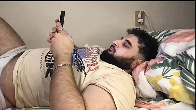 Snapshot of teddy_alan chatting on 11.01.25 teddy alan online show from 11.01.25