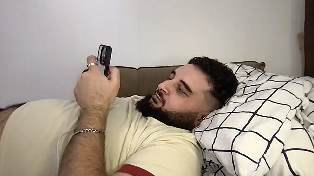 Snapshot of teddy_alan chatting on 12.02.25 teddy alan online show from 12.02.25