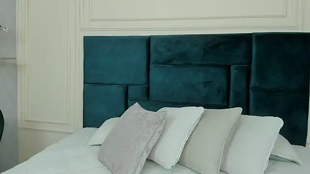 Charlotte Mayer online show from 02.24.25