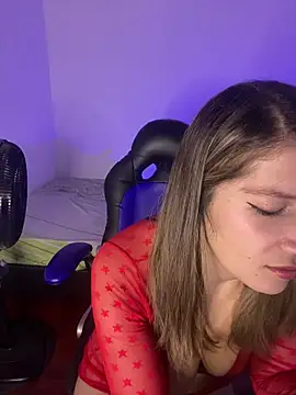 Snapshot of gwen_ashly chatting on 06.10.26 gwen ashly online show from 06.10.26