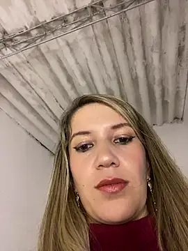 Snapshot of gwen_ashly chatting on 07.22.26 gwen ashly online show from 07.22.26